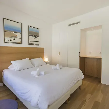 Luminous Pleasure Rooftop View Apartment